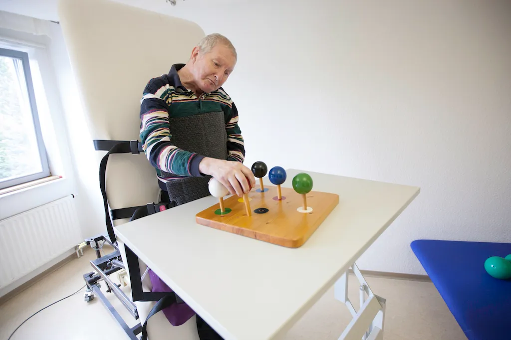 Heller Gemeinschaftsbereich der Pflegeeinrichtung